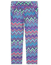 Load image into Gallery viewer, NEW KIRKLAND Girls Signature Active Stretch Capri Length Legging! Size: SMALL-7/8.
