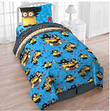 Load image into Gallery viewer, Universal Studios Despicable Me Minions Twin 4 Piece Bedding Set with Tote - Reversible Comforter, Sheets, Pillowcase
