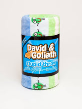 Load image into Gallery viewer, David &amp; Goliath 100-Percent Polyester Peas On Earth Throw
