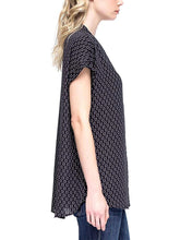 Load image into Gallery viewer, Pleione Sleeveless Button Down Henley Blouse Print Shirt with Front Chest Pocket
