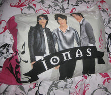 Load image into Gallery viewer, Disney Jonas Mordern Rock Twin Size sheet Set
