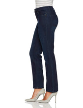 Load image into Gallery viewer, Gloria Vanderbilt Women's Amanda Classic Tapered Jean
